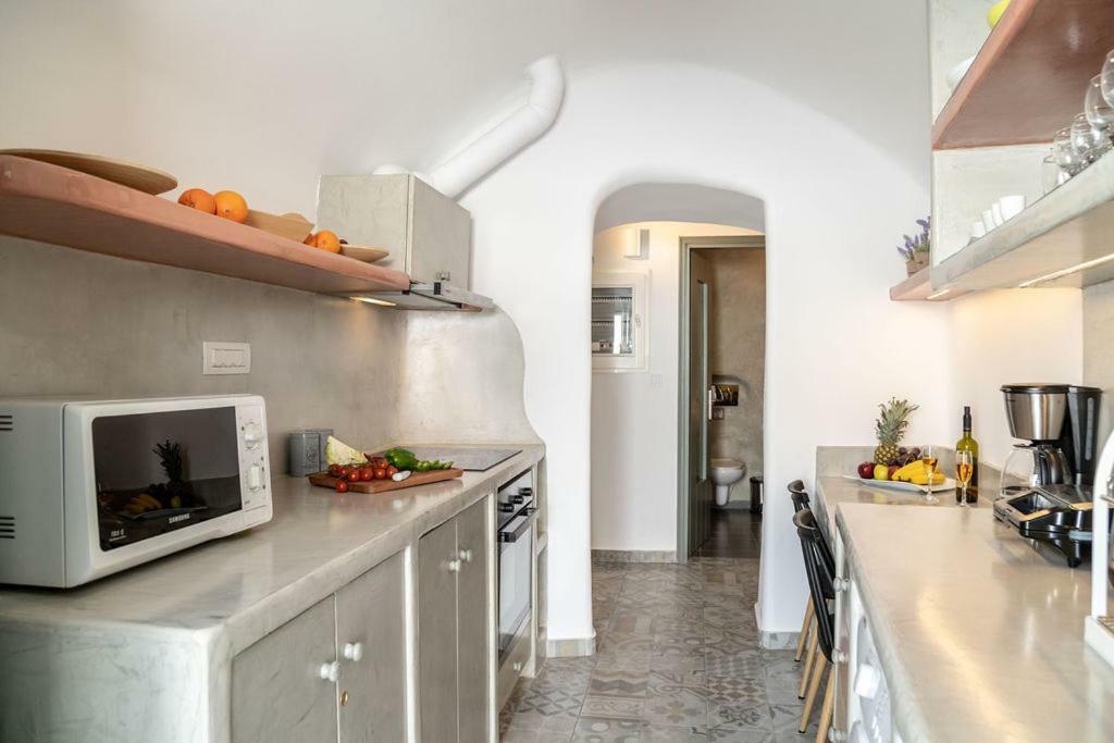 Astrea Suites Feggaropetra Cave House Fira  Bagian luar foto