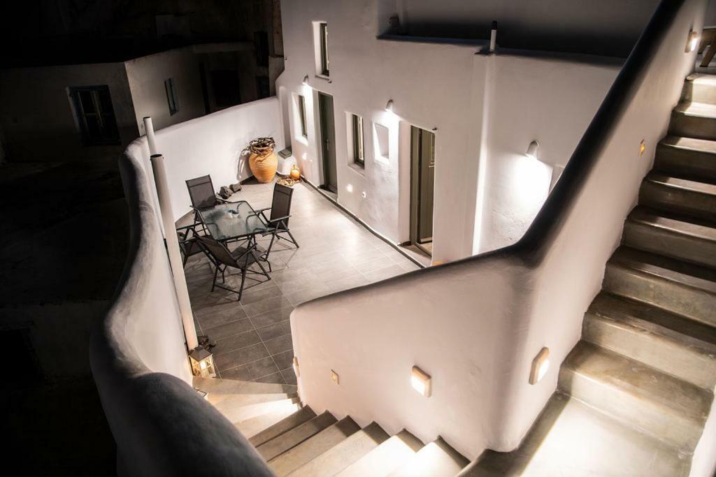 Astrea Suites Feggaropetra Cave House Fira  Bagian luar foto