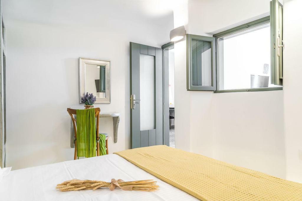 Astrea Suites Feggaropetra Cave House Fira  Bagian luar foto