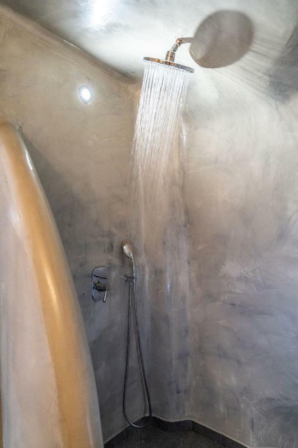 Astrea Suites Feggaropetra Cave House Fira  Bagian luar foto