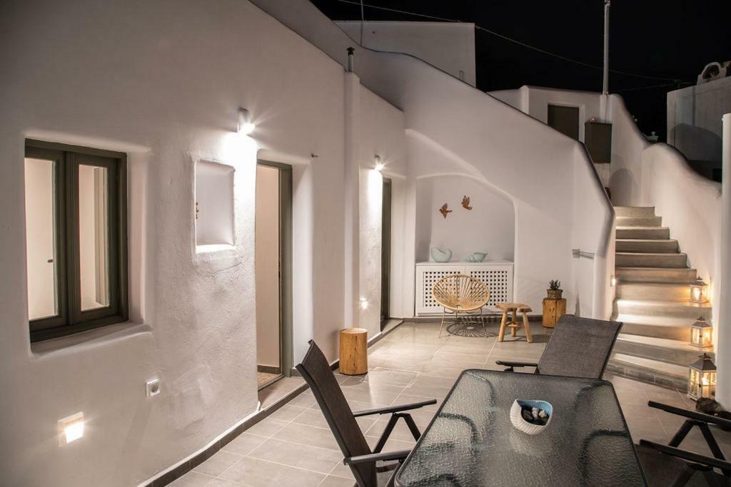 Astrea Suites Feggaropetra Cave House Fira  Bagian luar foto