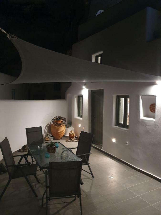 Astrea Suites Feggaropetra Cave House Fira  Bagian luar foto